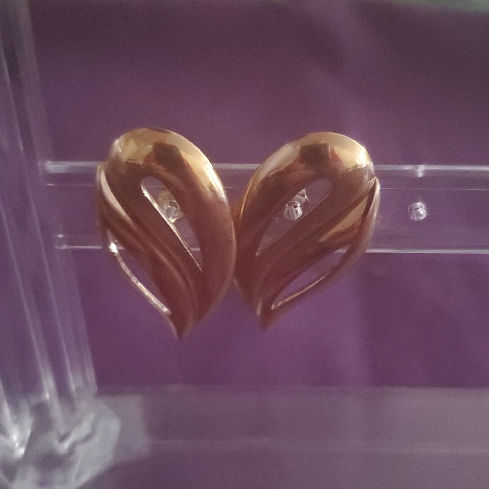 Elegant Gold Leaf Earrings
